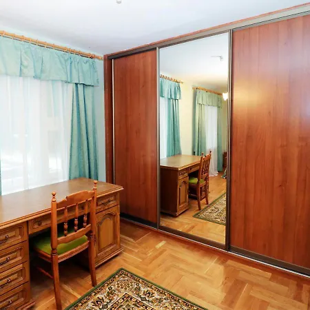Guest house Houses In Stepyanka